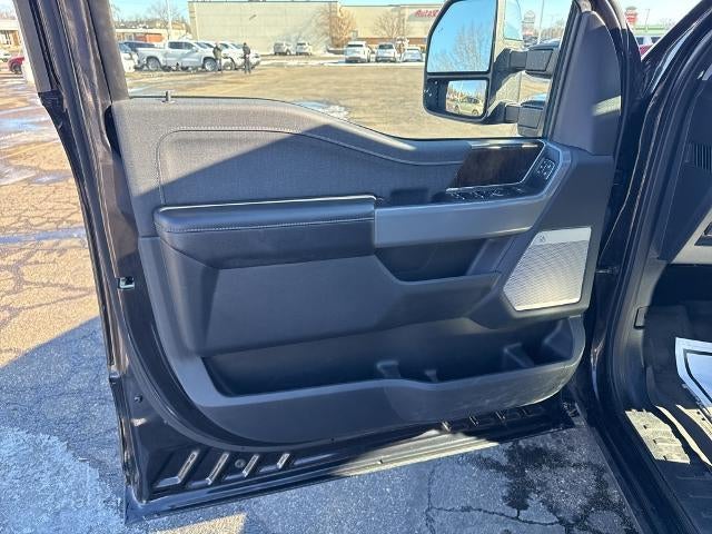 2022 Ford F-150 LARIAT 4WD SuperCrew 5.5' Box