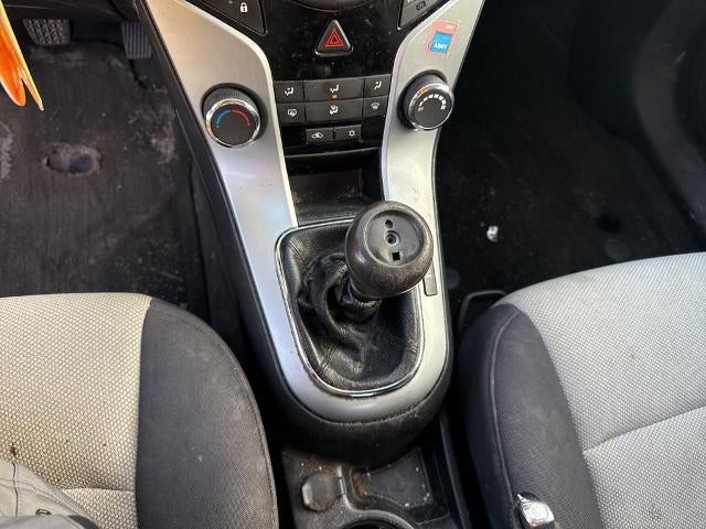 2014 Chevrolet Cruze Sedan LS (Manual)
