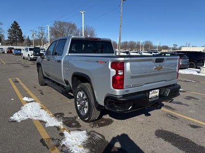 2022 Chevrolet Silverado 2500 HD Crew Cab Standard Box 4-Wheel Drive Custom