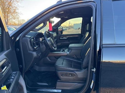 2024 Chevrolet Silverado 3500 HD Crew Cab Standard Box 4-Wheel Drive High Country