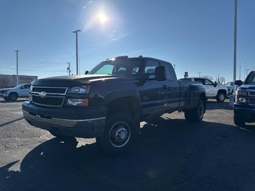 2007 Chevrolet Silverado 3500 HD 4WD Extended Cab Long Box DRW Work Truck