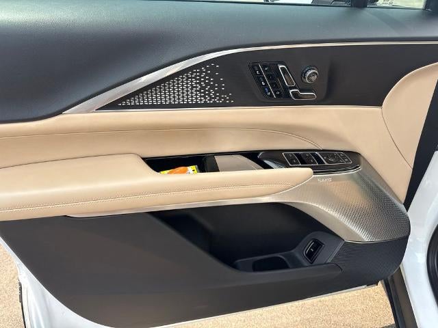 2024 Cadillac LYRIQ Sport 3