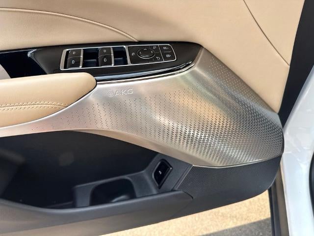 2024 Cadillac LYRIQ Sport 3