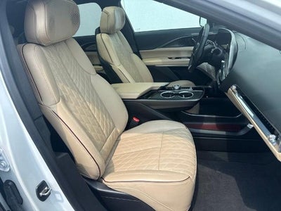 2024 Cadillac LYRIQ Sport 3
