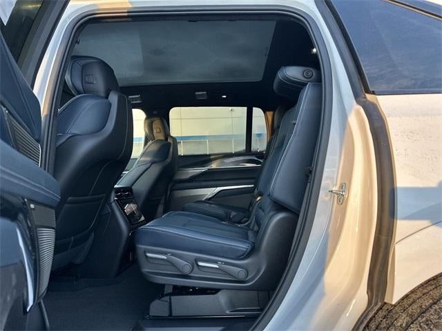 2025 Cadillac ESCALADE IQ Sport 2