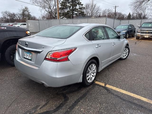 Used 2015 Nissan Altima S with VIN 1N4AL3AP6FC477957 for sale in St. Cloud, Minnesota