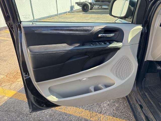 2013 Chrysler Town & Country 4dr Wgn Touring