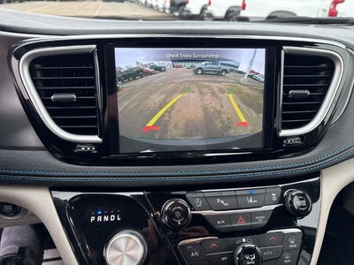 2021 Chrysler Pacifica Touring FWD