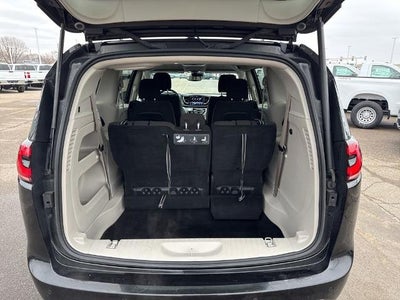 2021 Chrysler Pacifica Touring FWD