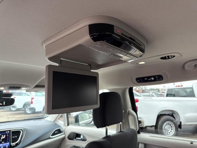 2021 Chrysler Pacifica Touring FWD