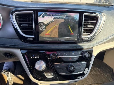 2021 Chrysler Pacifica Touring FWD