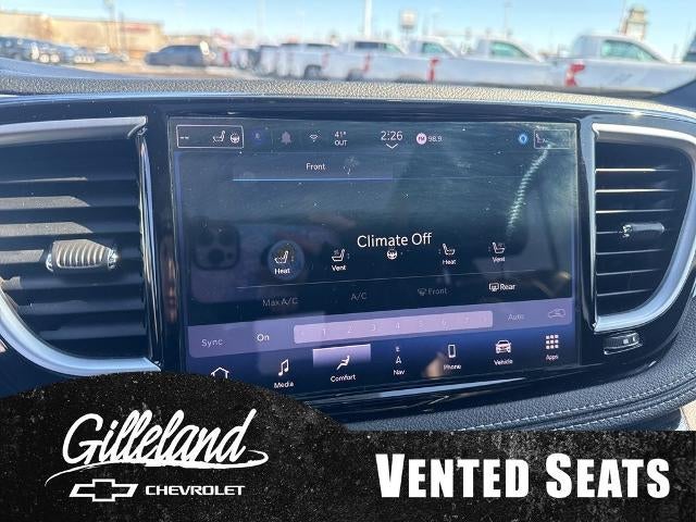 2025 Chrysler Pacifica Limited FWD