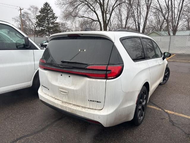 2025 Chrysler Pacifica Limited FWD