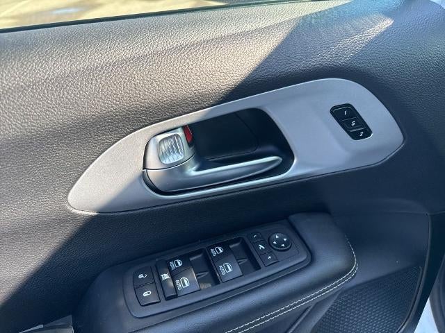 2025 Chrysler Pacifica Limited FWD