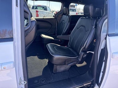 2025 Chrysler Pacifica Limited FWD