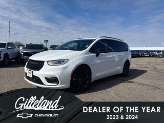 2025 Chrysler Pacifica Limited FWD