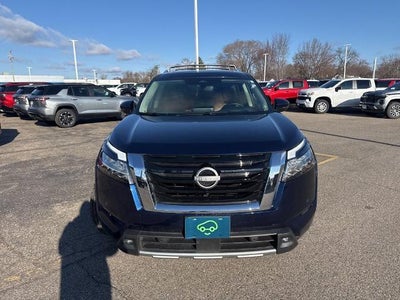 2024 Nissan Pathfinder Platinum 4WD