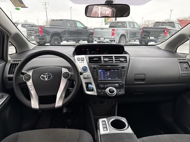 2013 Toyota Prius v 5dr Wgn Two (Natl)
