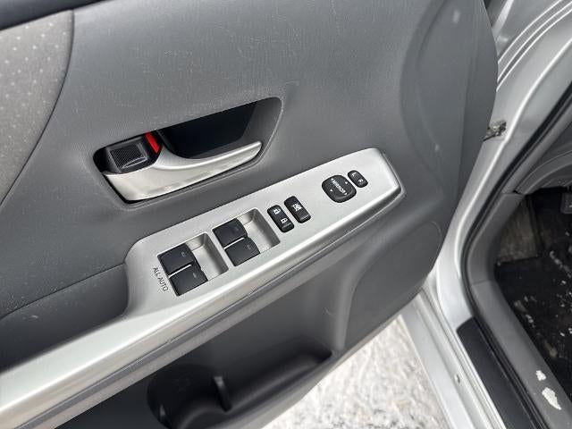 2013 Toyota Prius v 5dr Wgn Two (Natl)