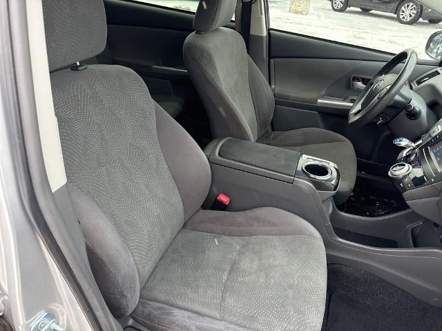 2013 Toyota Prius v 5dr Wgn Two (Natl)