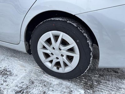 2013 Toyota Prius v 5dr Wgn Two (Natl)