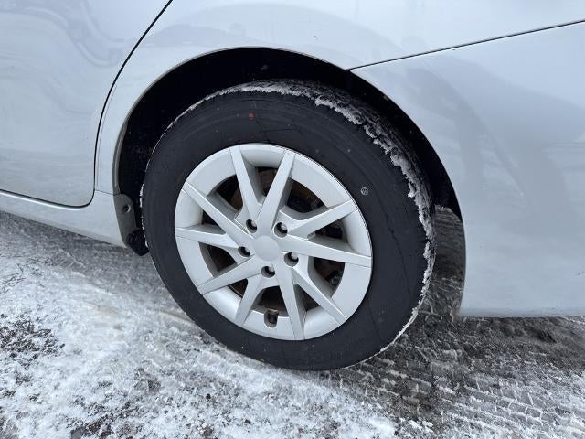 2013 Toyota Prius v 5dr Wgn Two (Natl)