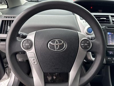 2013 Toyota Prius v 5dr Wgn Two (Natl)