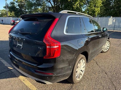 2016 Volvo XC90 T6 Momentum
