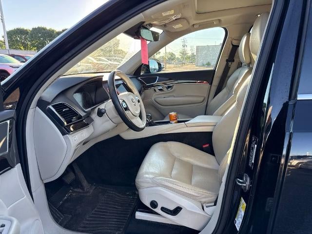2016 Volvo XC90 T6 Momentum