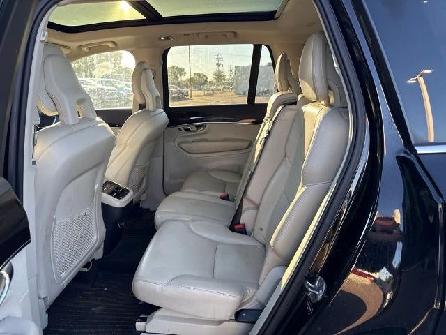 2016 Volvo XC90 T6 Momentum